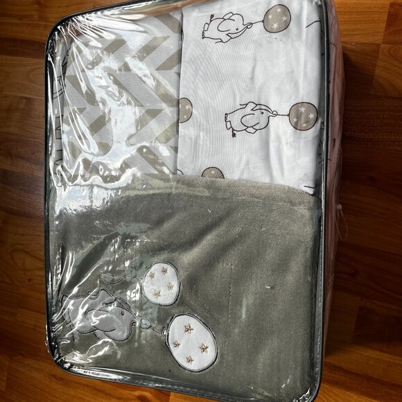 Baby Luxe 4-Piece Crib Bedding Set – Elephant Theme, New in Package - Picture 2 of 2